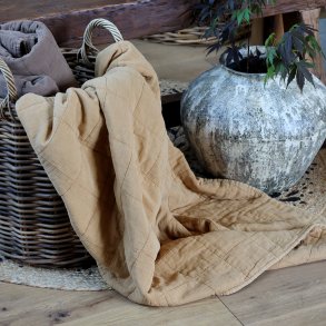 Chic Antique, Aix vintage quilt, 180 x 130 cm., Honning