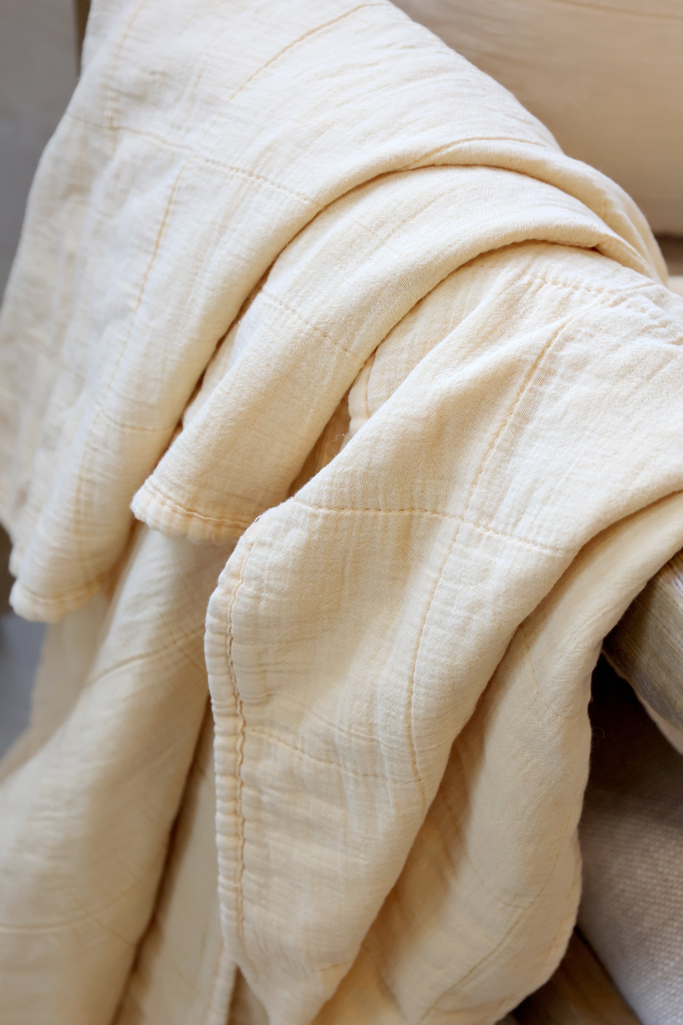 Chic Antique, Aix vintage quilt, 180 x 130 cm., Melon