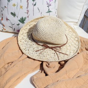 Chic Antique, Strhat med hklet kant og bnd