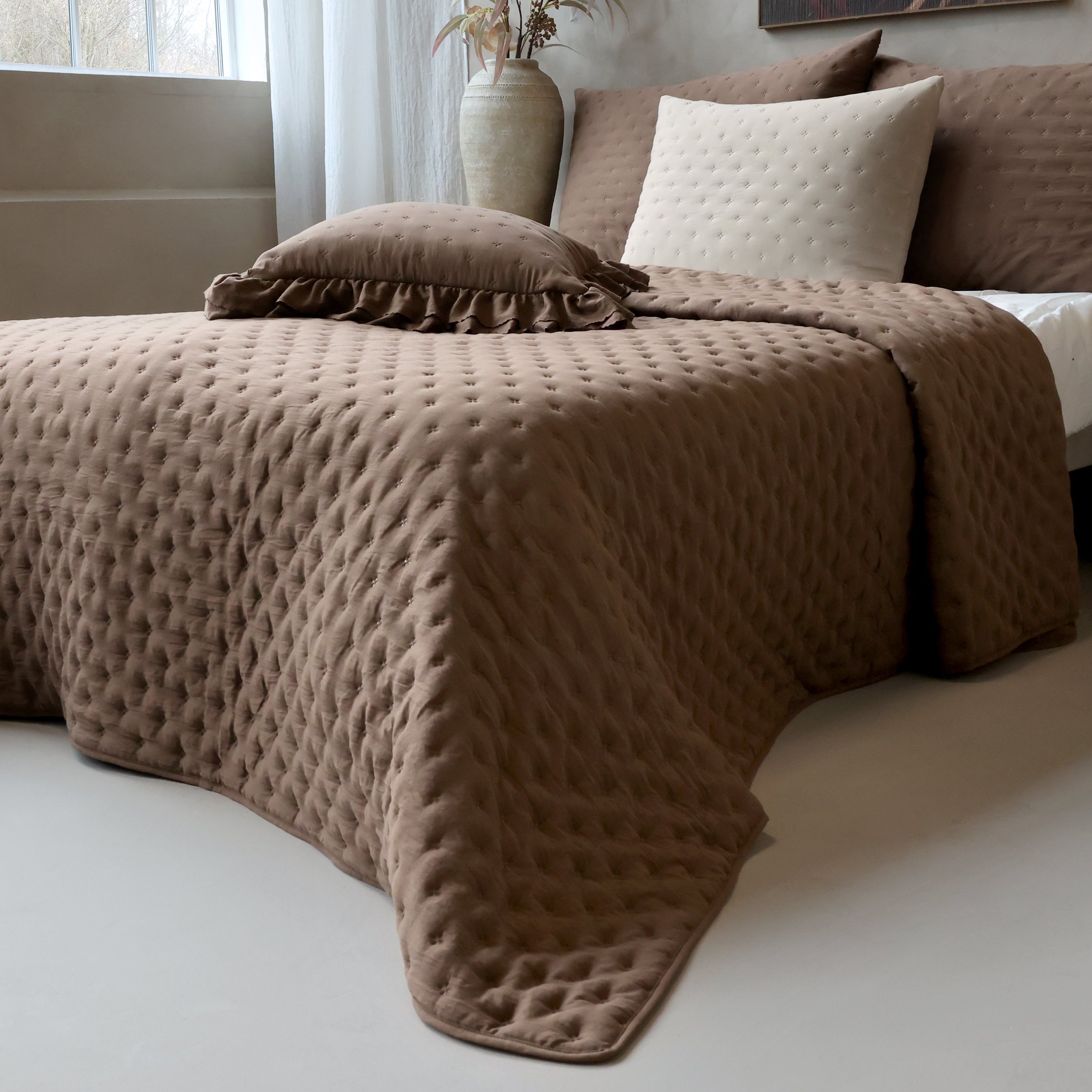 Chic Antique, Aix, Soft Senget�ppe, L260/B240 cm., Valn�d