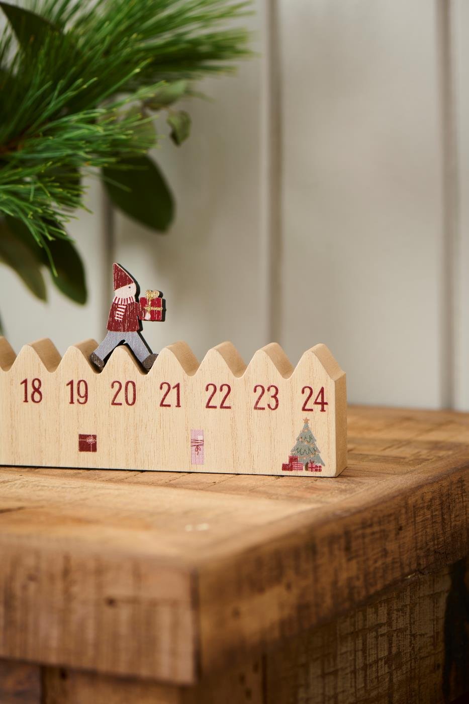 Ib Laursen, Julekalender 1-24, nisse m/julegave