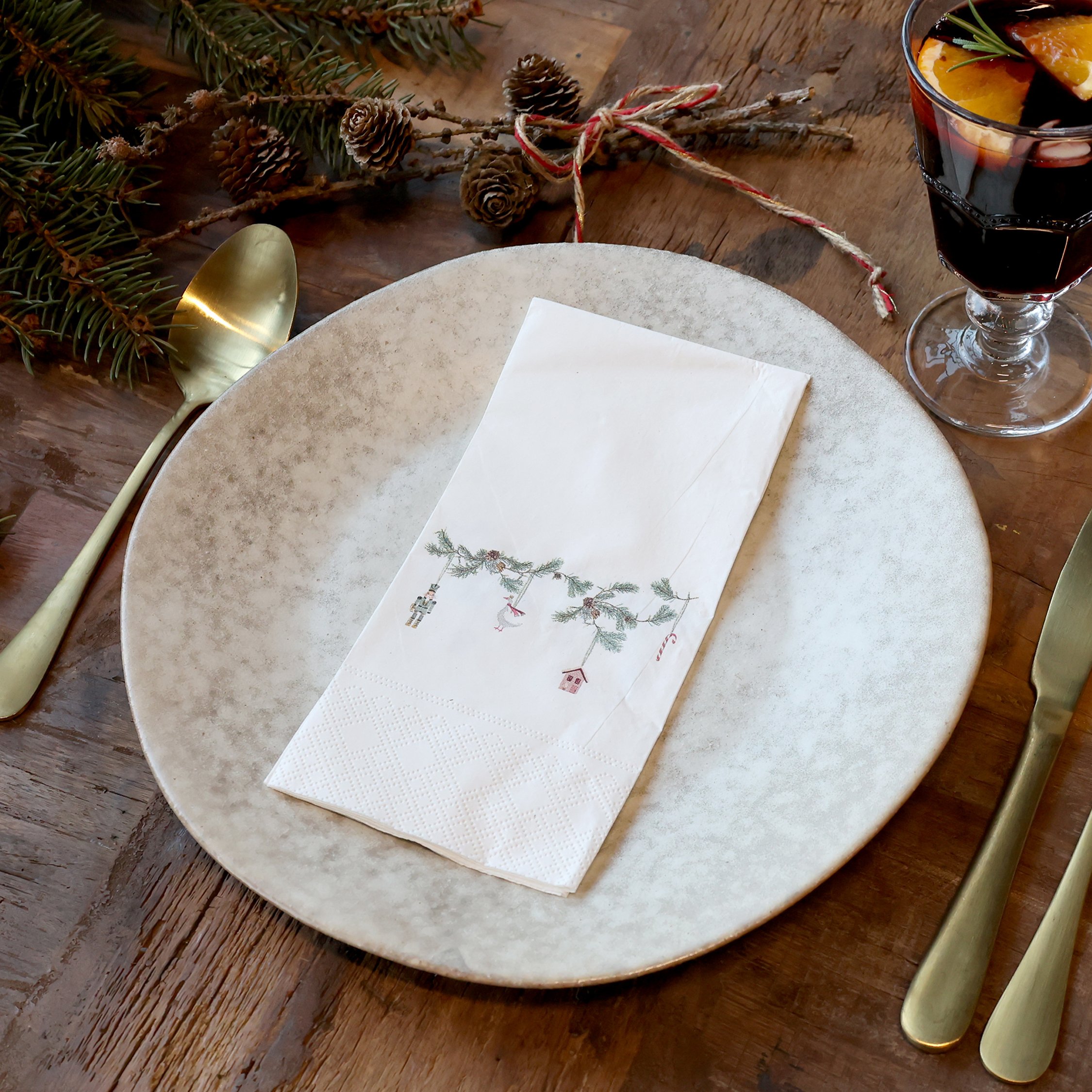 Chic Antique, Serviet med ranke