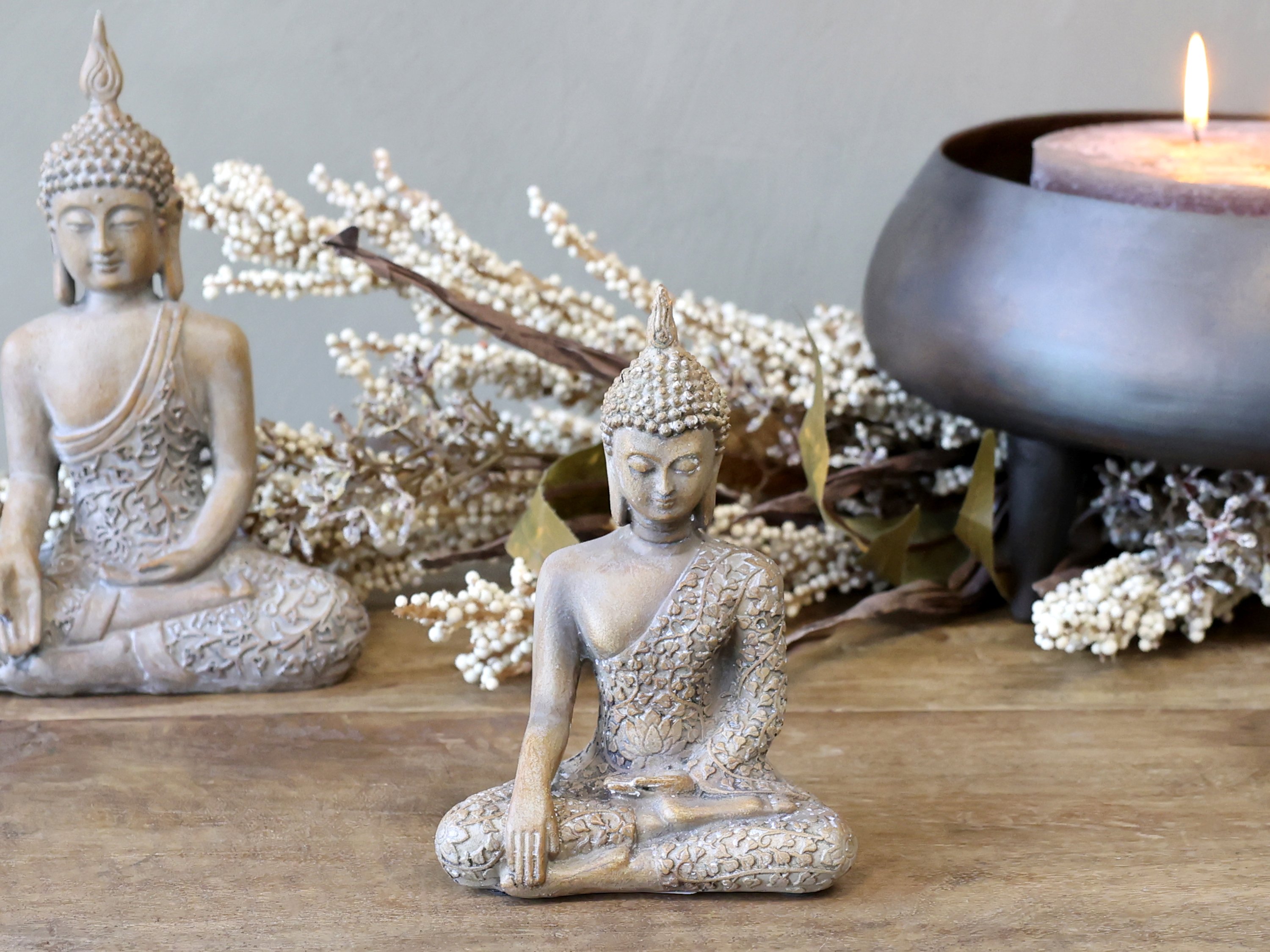Chic Antique, Buddha siddende, latte