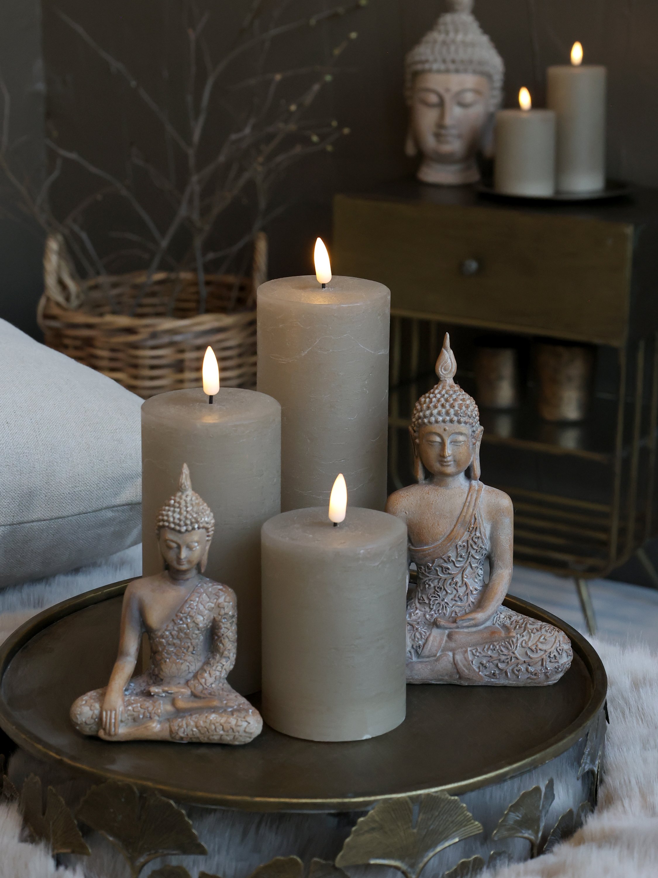 Chic Antique, Buddha siddende, latte