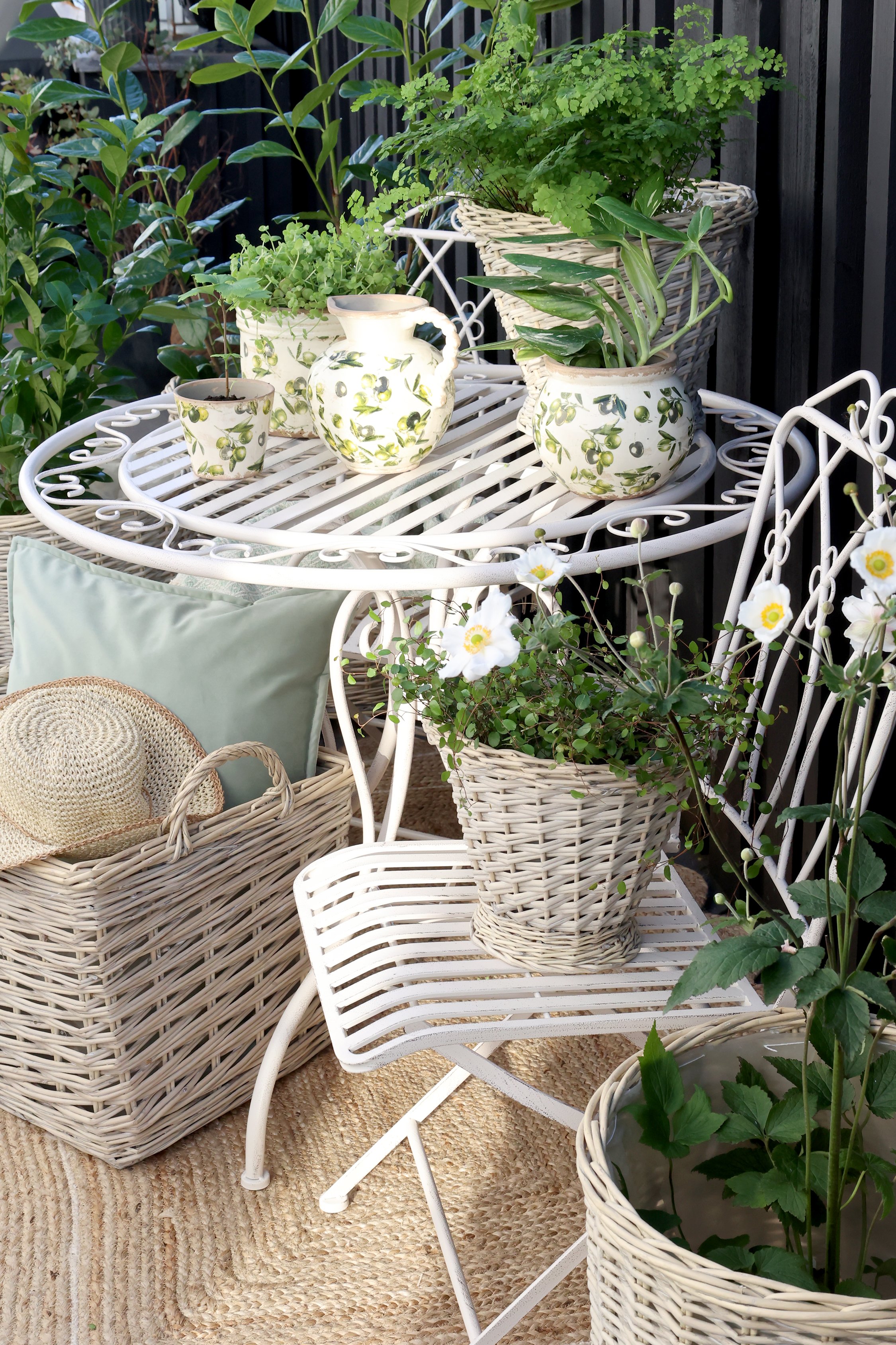 Chic Antique, Cafbord
