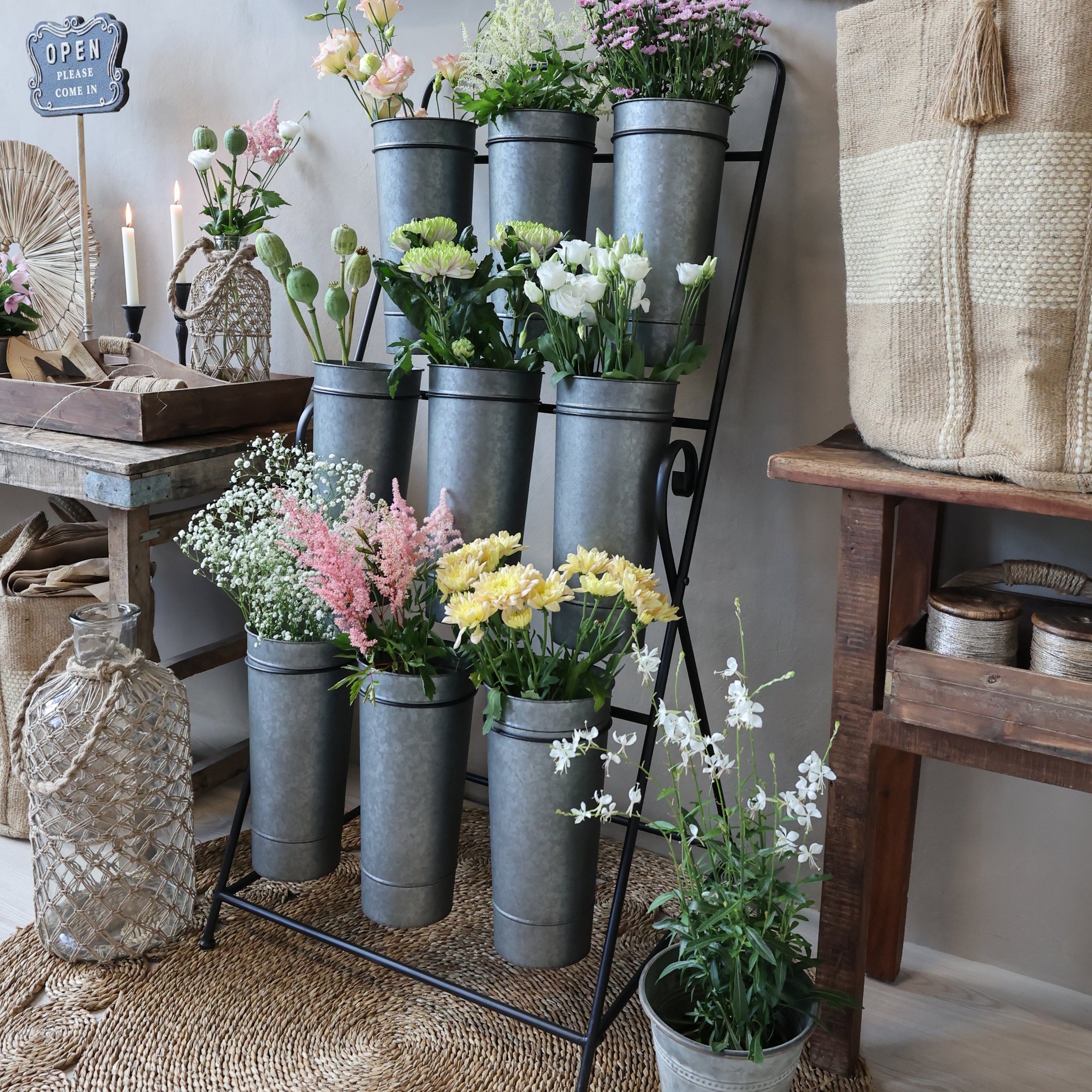 Chic Antique, Reol til blomster med 9 skjulere