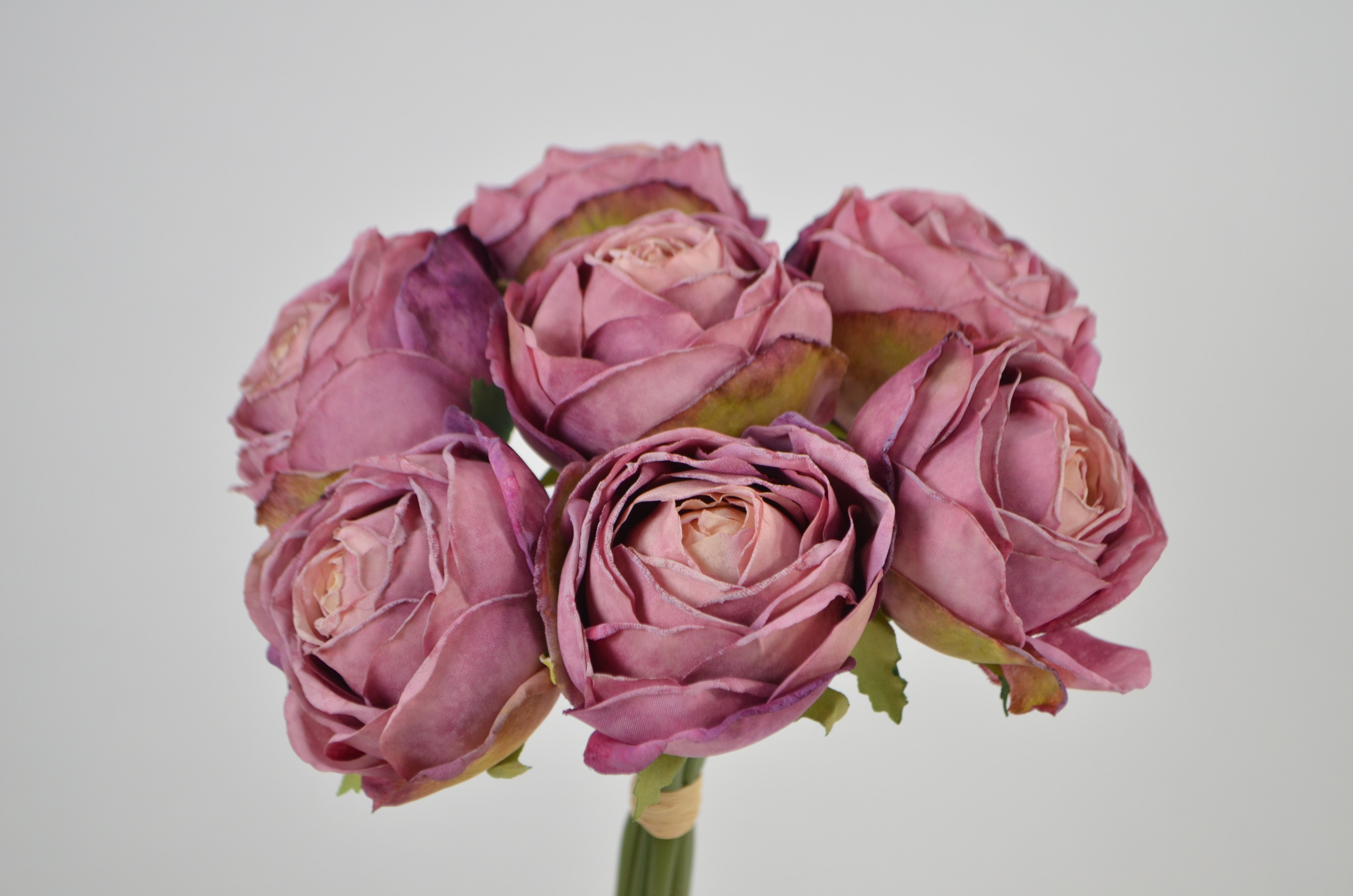 DEKO FLORALE, Buket med 7 roser, 35 cm., Lilla