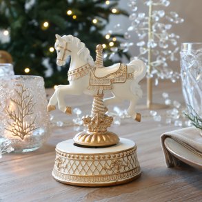 Chic Antique, No�l, spilled�se med hest