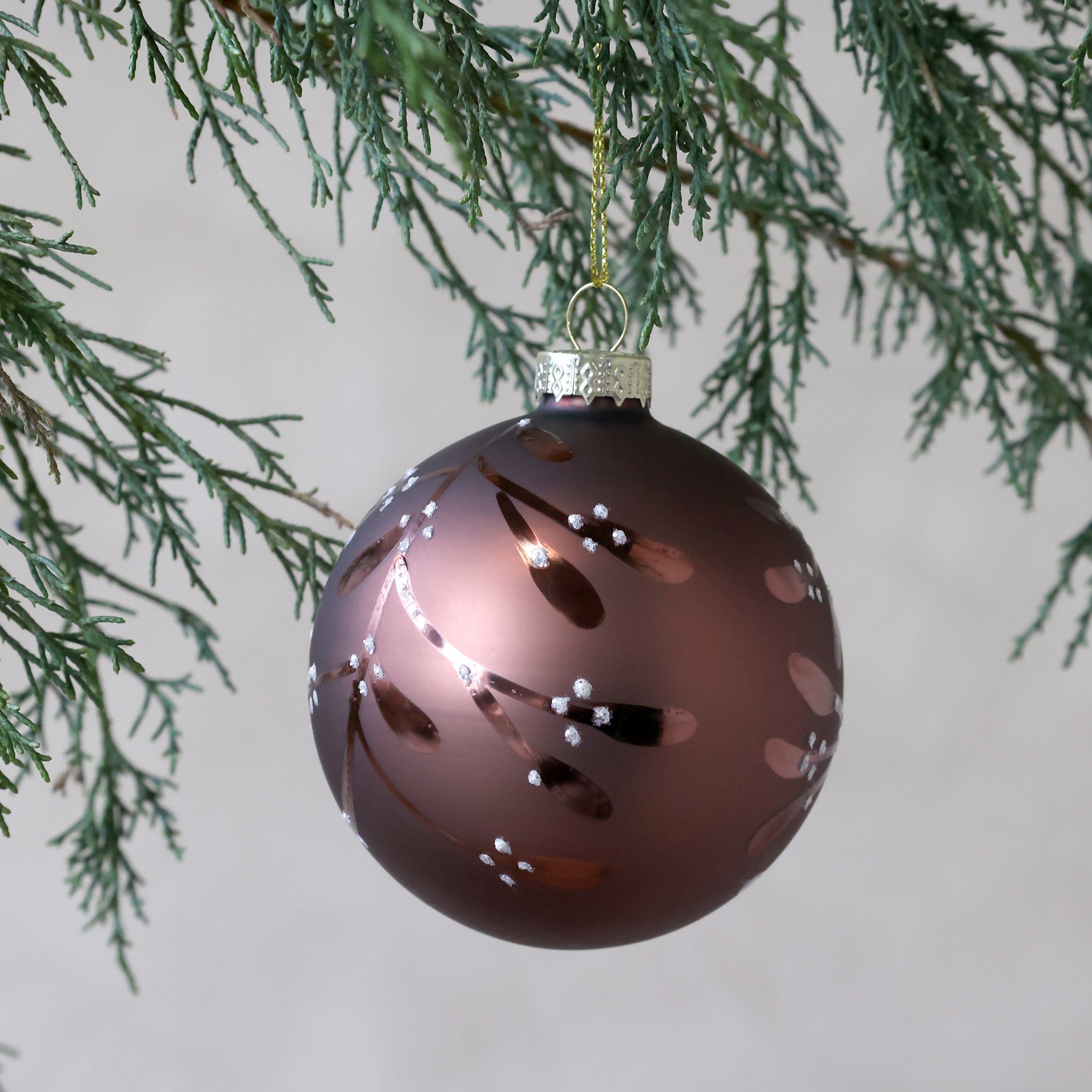 Chic Antique, Julekugle med grene og b�r, �8 cm., mocca