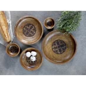 Chic Antique, Tours skl i tr med udskring