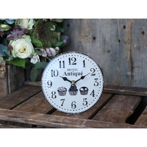 Chic Antique, Bord ur med cupcake