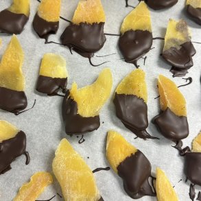 Chokolenten, T�rret mango med m�rk chokolade, ca. 100 g
