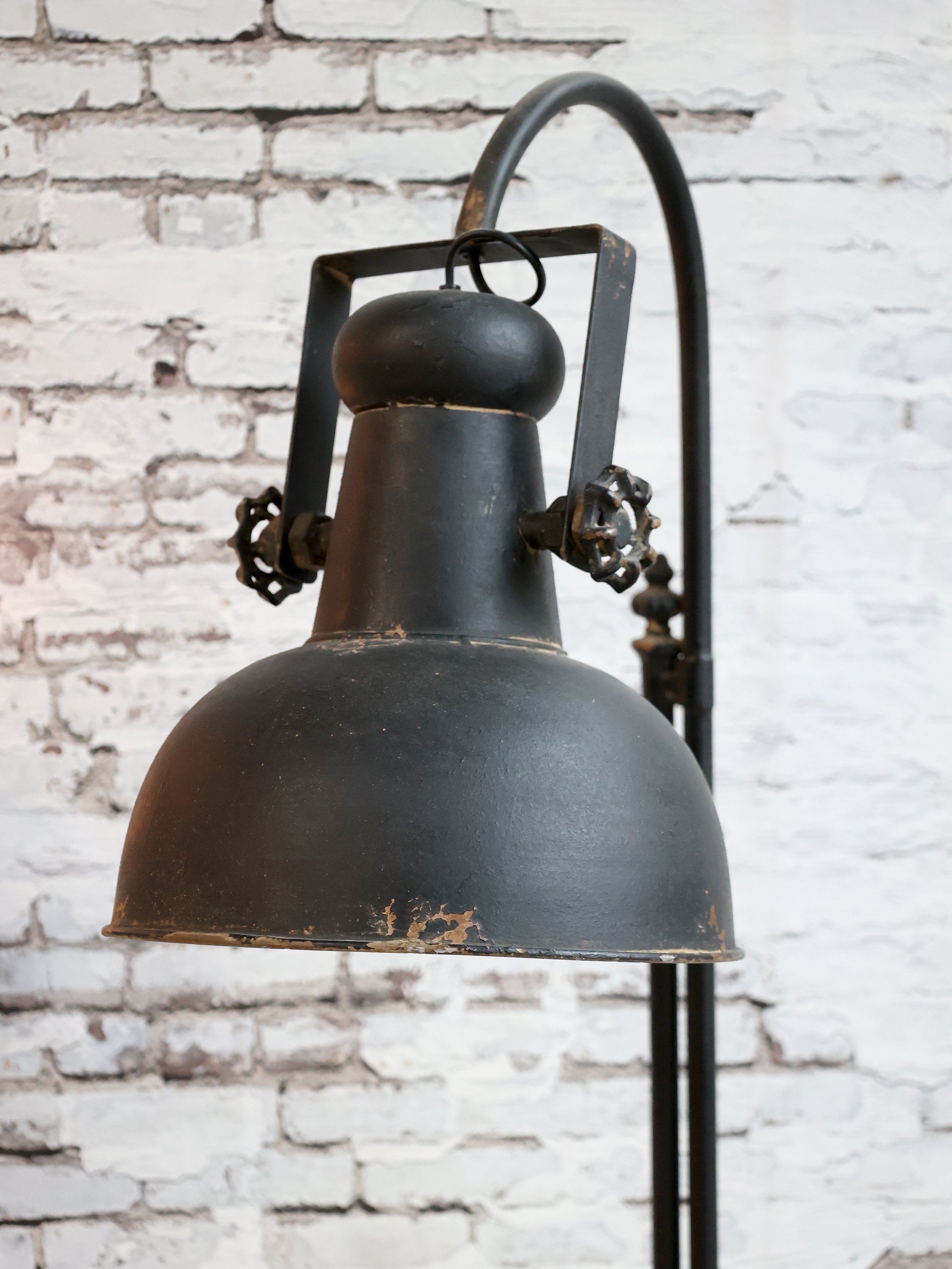 Chic Antique, Factory standerlampe