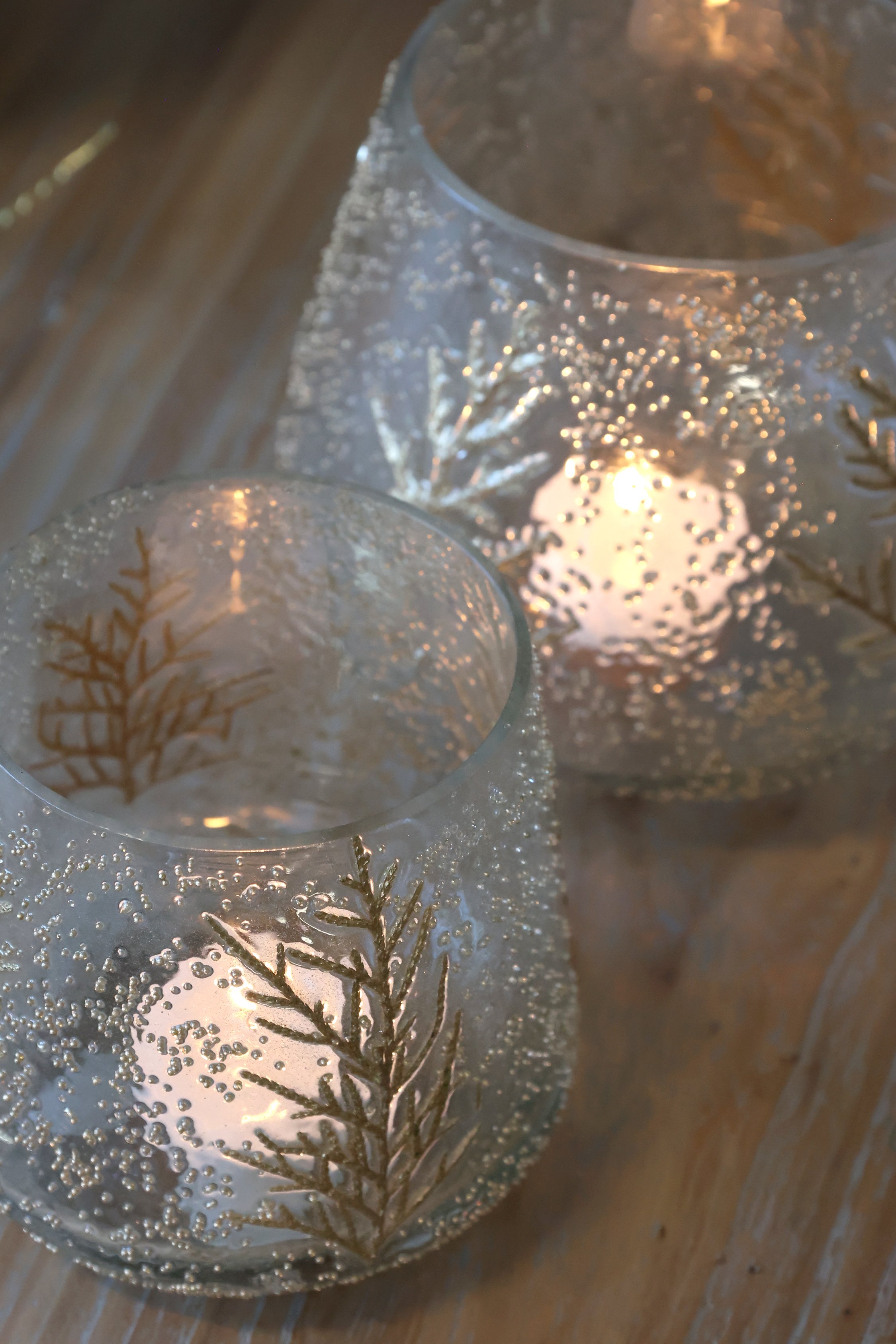 Chic Antique, Hurricane med t�rrede blomster 