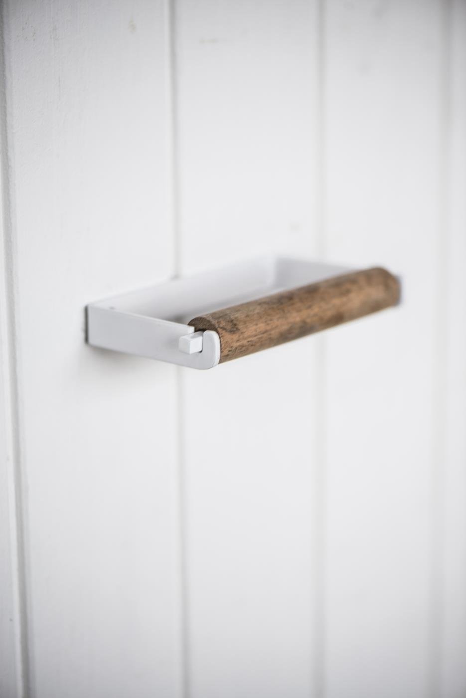Ib Laursen, Toiletpapirholder med trrulle, hvid