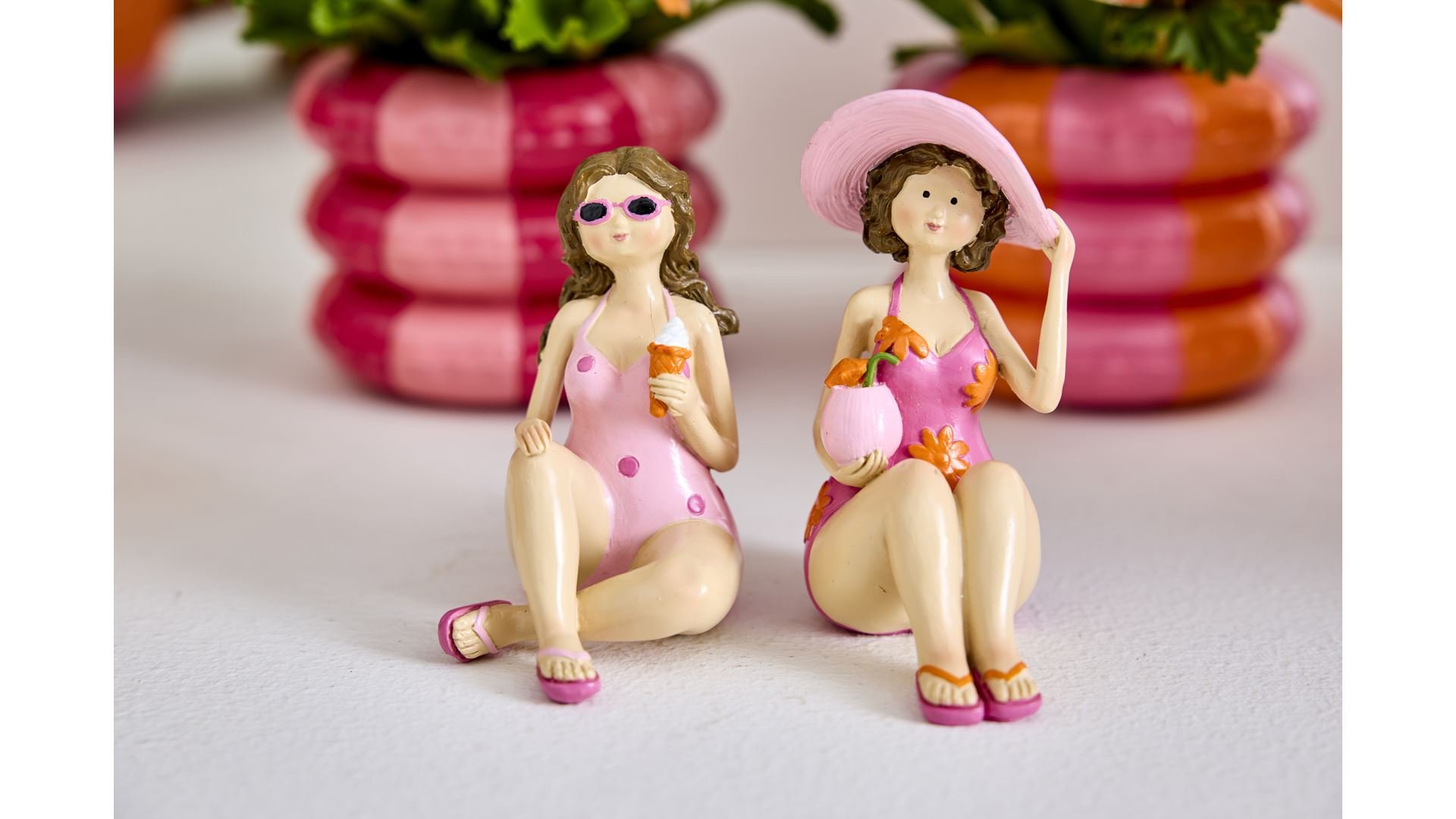 La Vida, Strand-piger, siddende