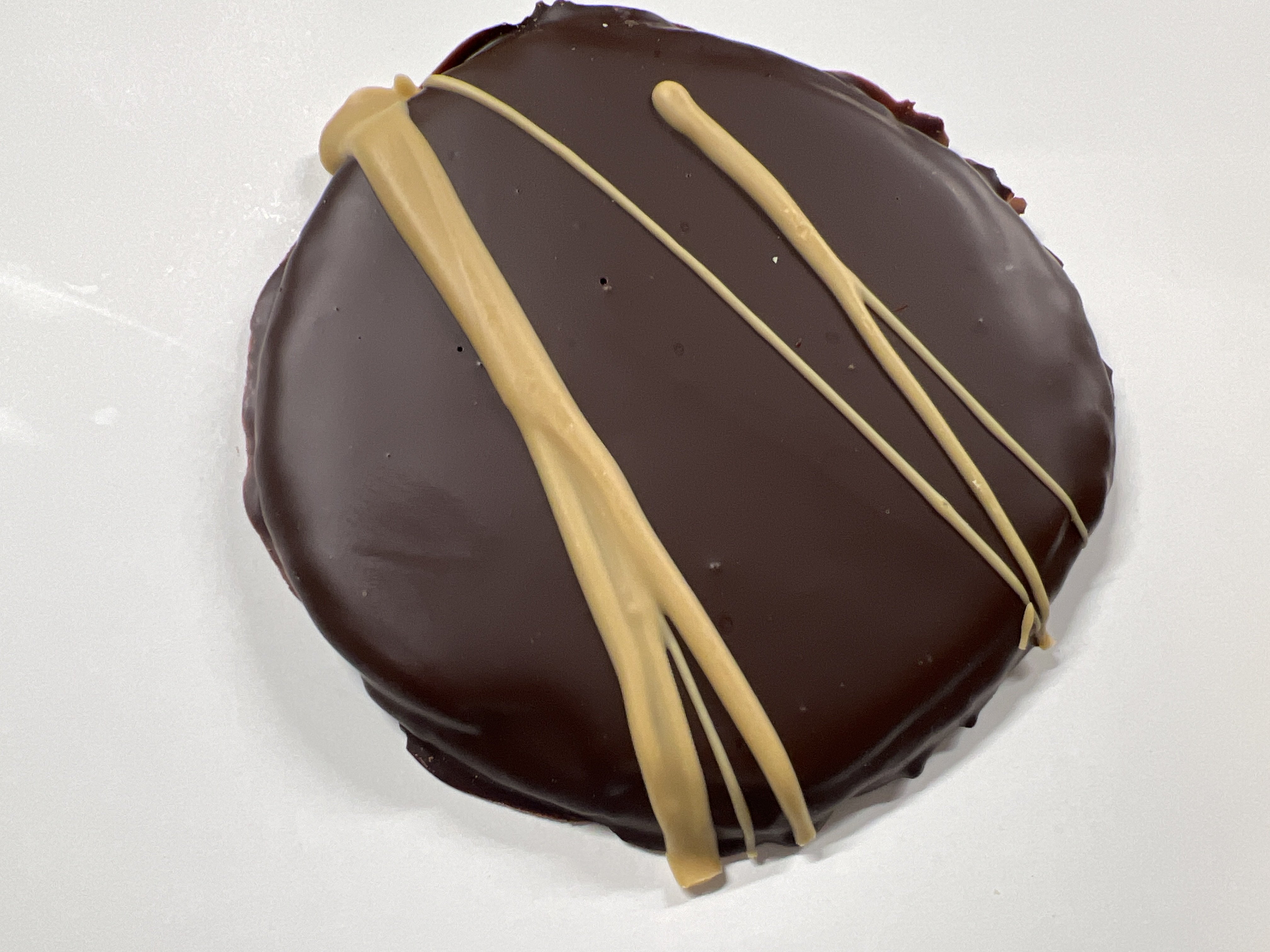Chokolenten, Thy Kukies: M�rk chokolade og saltkaramel 
