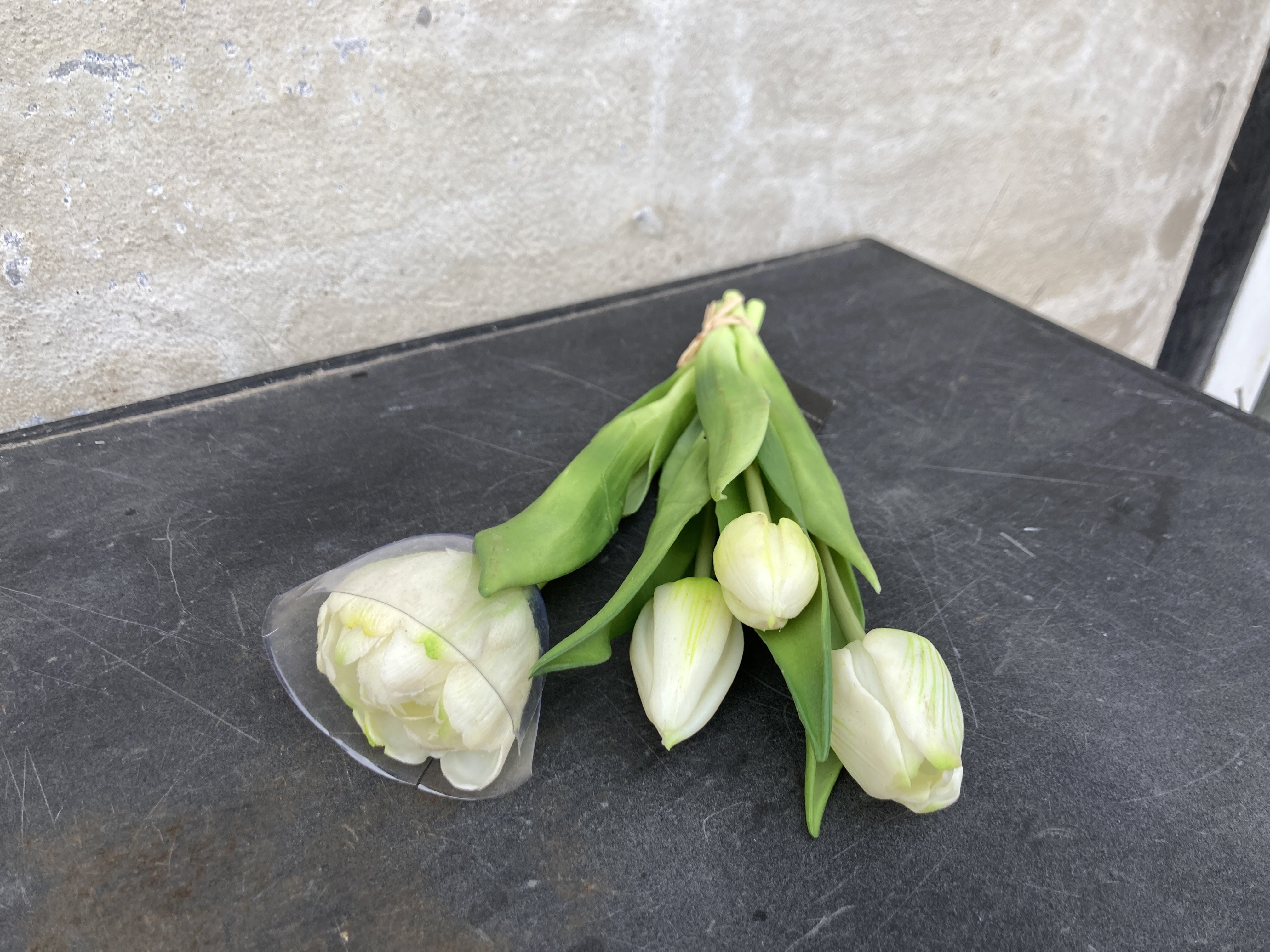 DEKO FLORALE, Kunstig tulipan bundt (naturtro), 4 stk., 23 cm, hvid/grn