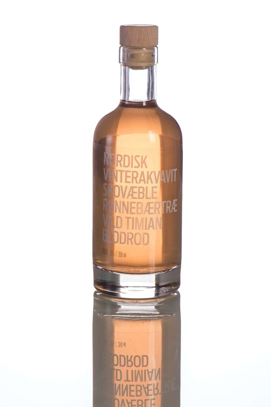Noormann Foodlab, Nordisk Akvavit med Skovble, Rnnebrtr, Vild timian og Blodrod - 38% vol.
